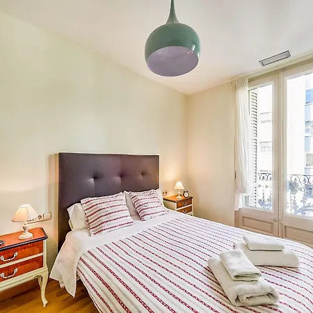 Appartement Modern In Eixample With Sea Near