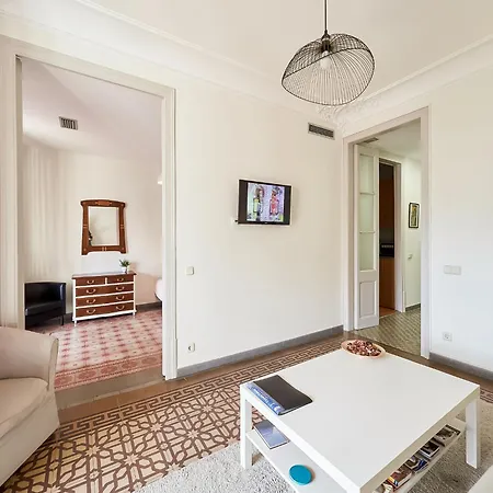 Modern In Eixample With Sea Near